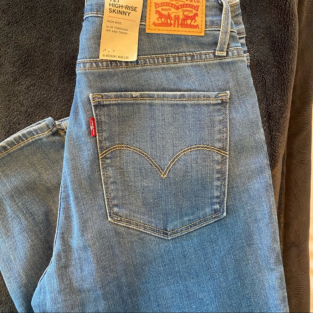 Levi’s 721 High Rise Skinny Blue Jeans